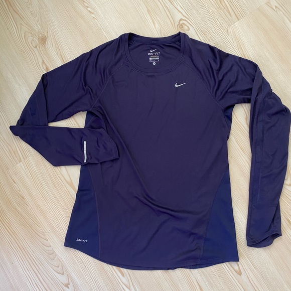 Nike Tops - Nike drift top